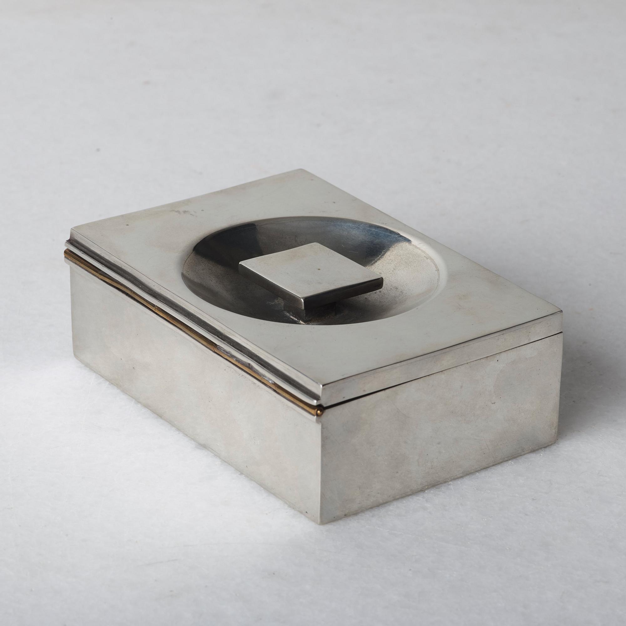 Firma Svenskt Tenn, a pewter box, Stockholm 1932, model A 1690.