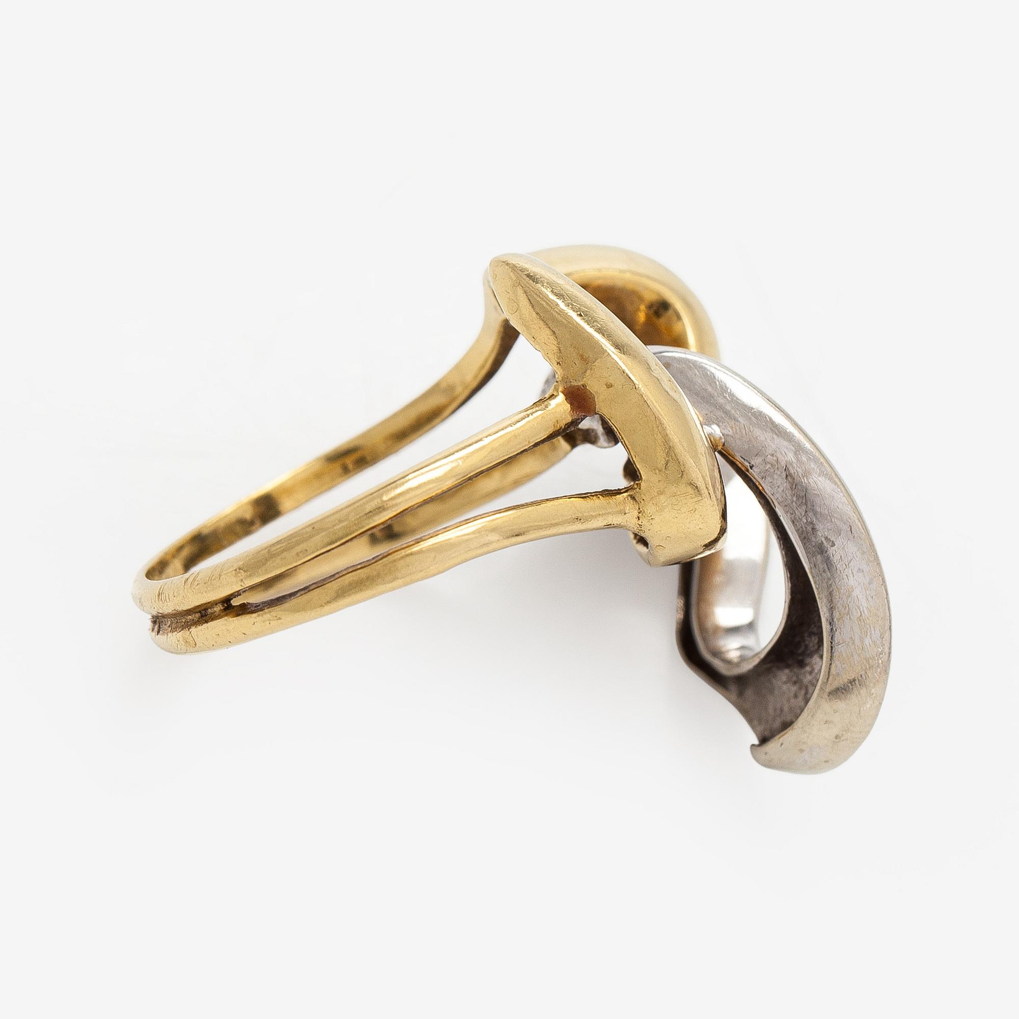 Ring, 14K gold and white gold, Kaj Erling, Helsinki 1973.