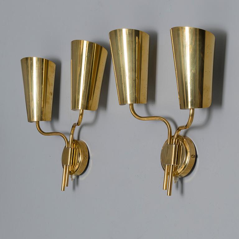 A PAIR OF WALL LIGTS. Itsu, 1950s.