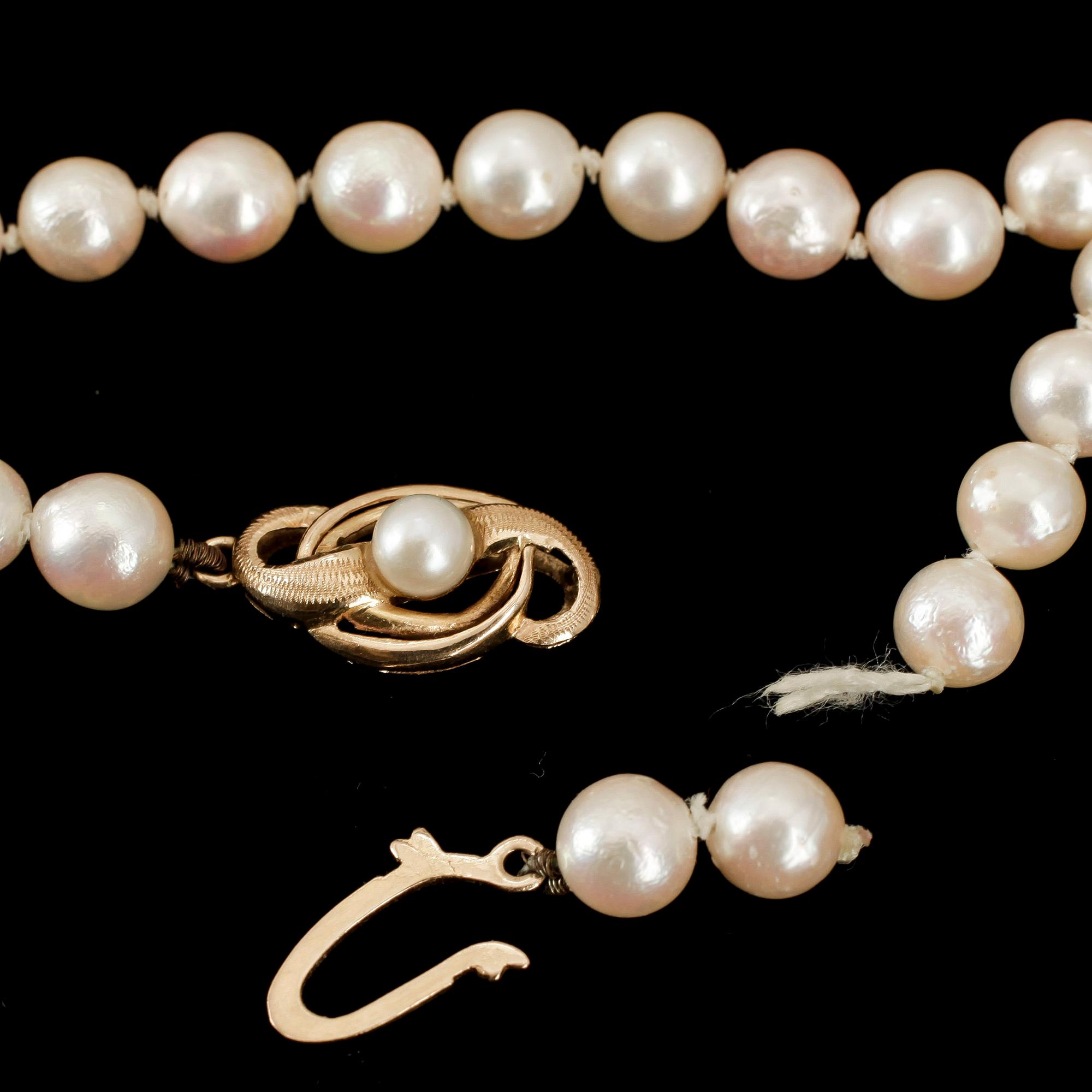 COLLIER, odlade pärlor, lås 18 k guld.