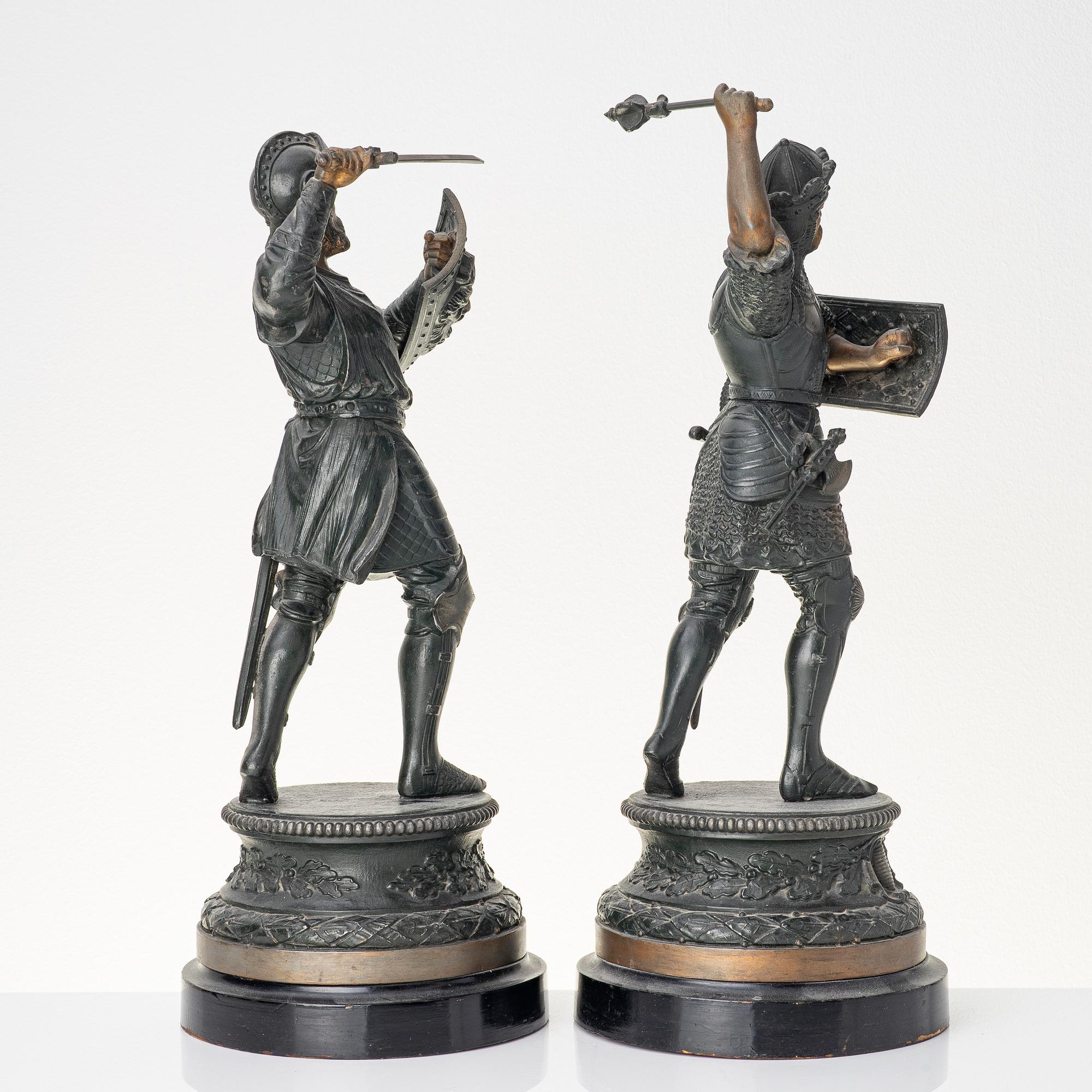 Figuriner, ett par, patinerad zink, omkring år 1900.