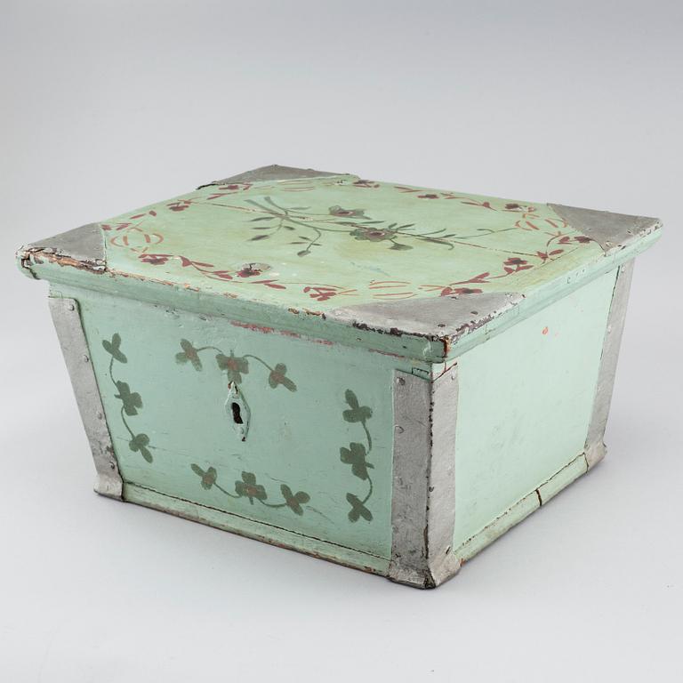 A 19th cenutry coffer.