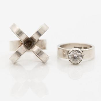 Cecilia Johansson, ringar, 2 st, samt ett par örhängen, silver och förgyllt silver.