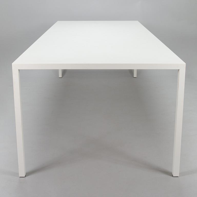 Piergiorgio och Michele Cazzaniga, bord, "Tense", MDF Italia, 2010-tal.