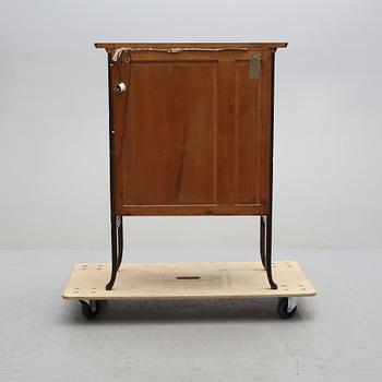 VITRINSKÅP, jugend, tidigt 1900-tal.