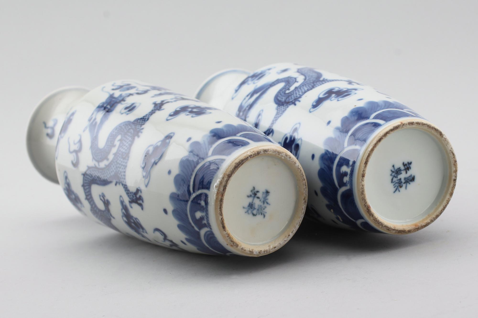 VASER, 1 par, porslin, Kina, 1700-/1800-tal.