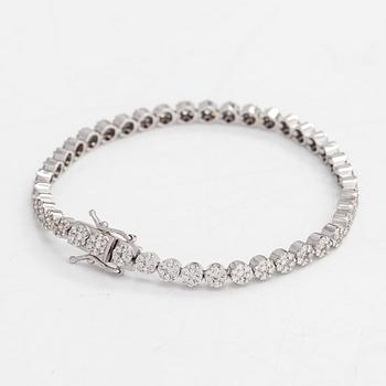 An 18K white gold tennisbracelet with diamonds totaling approx. 3.44 ct. Finnish marks.