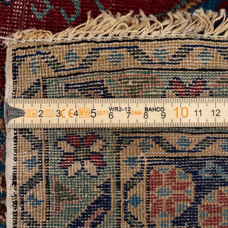 Prayer rug, possibly Kula, approx. 163 x 114 cm.