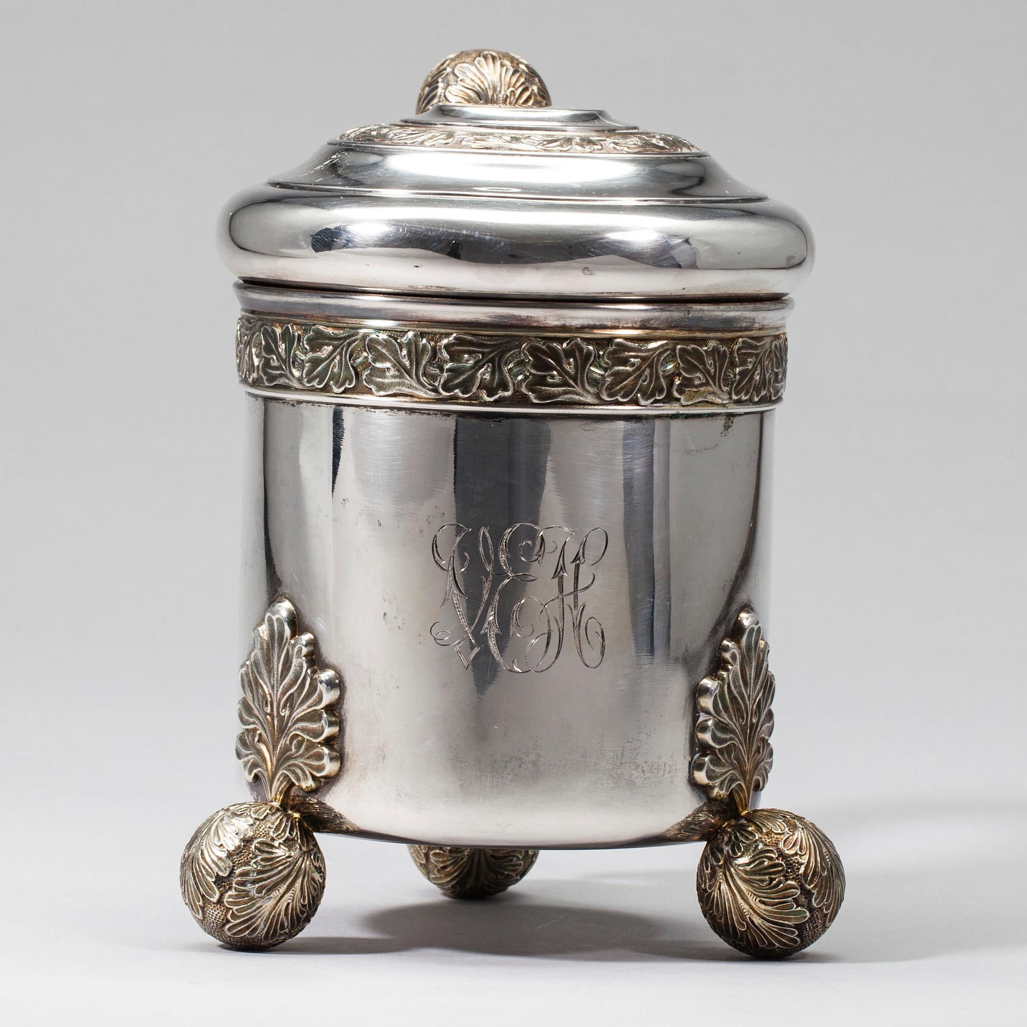 DRYCKESKANNA, silver, Auran Kultaseppä, Åbo 1948. Vikt 892 g.