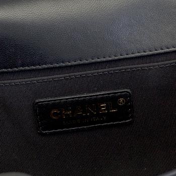 a Chanel "Boy Bag" 2016.