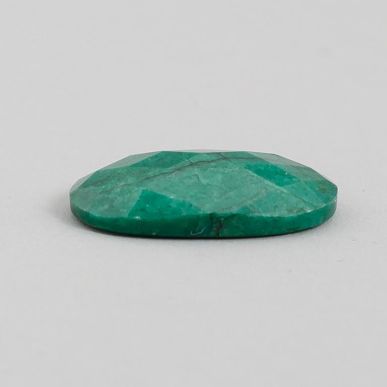 SMARAGD, oinfattad. 39.73 ct.
Ca 35,22 x 20,12 x 7,83 mm.