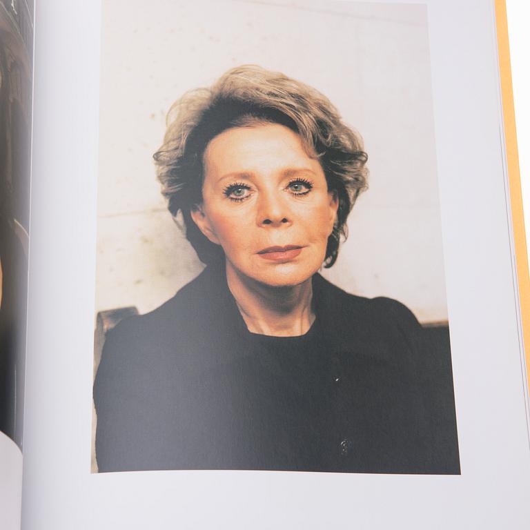 UTSTÄLLNINGSKATALOGER, 2 st, Helmut Newton, Sex & Landscapes / Yellow Press, De Pury & Luxembourg, Zurich, 2001-2002.