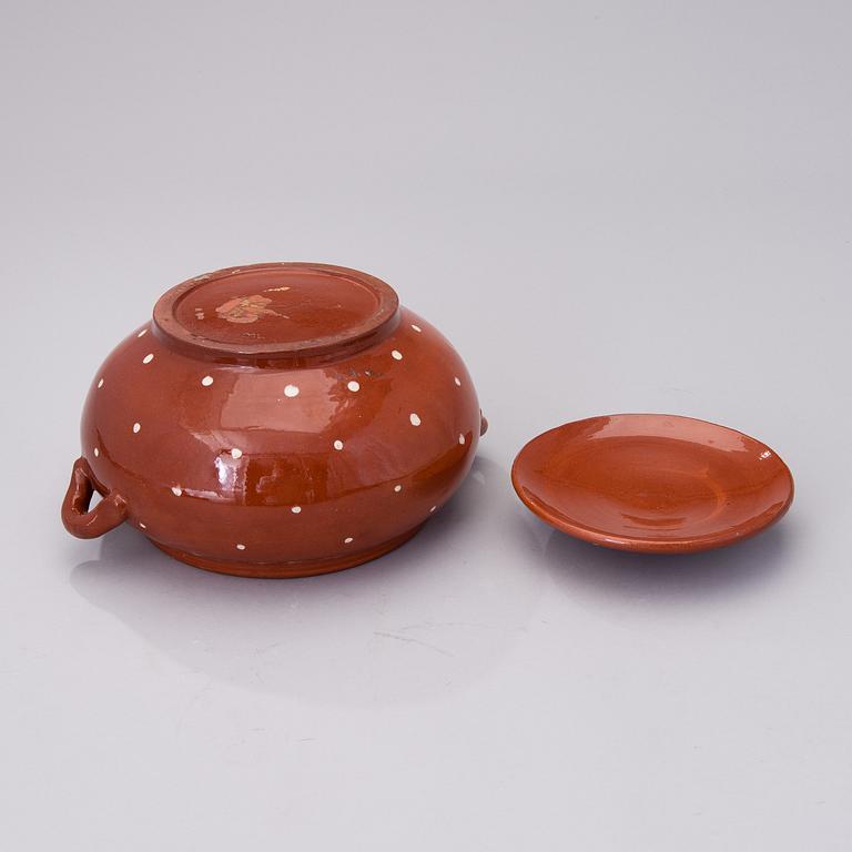 MARITA LYBECK, A SOUP TUREEN, ceramics, signed ML.