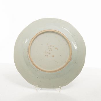 Tallrikar, 19 stycken, kompaniporslin, Kina, Qingdynastin, 1800-tal.