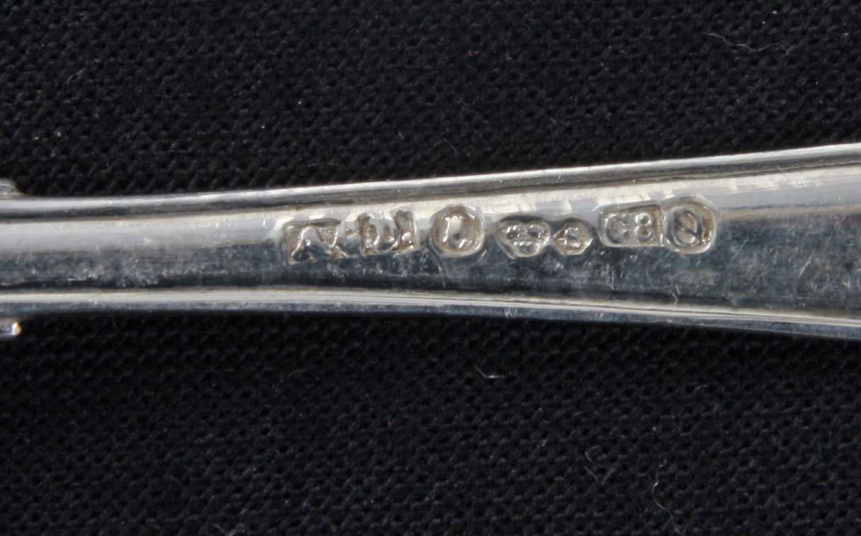 TE-, KAFFE- OCH MOCCASKEDAR ca 70 delar. Silver.