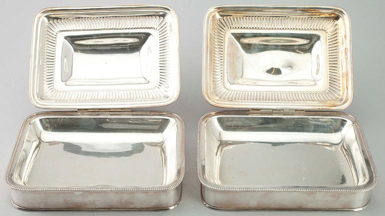 SERVERINGSKÄRL, 2 st, nysilver, trol. England.