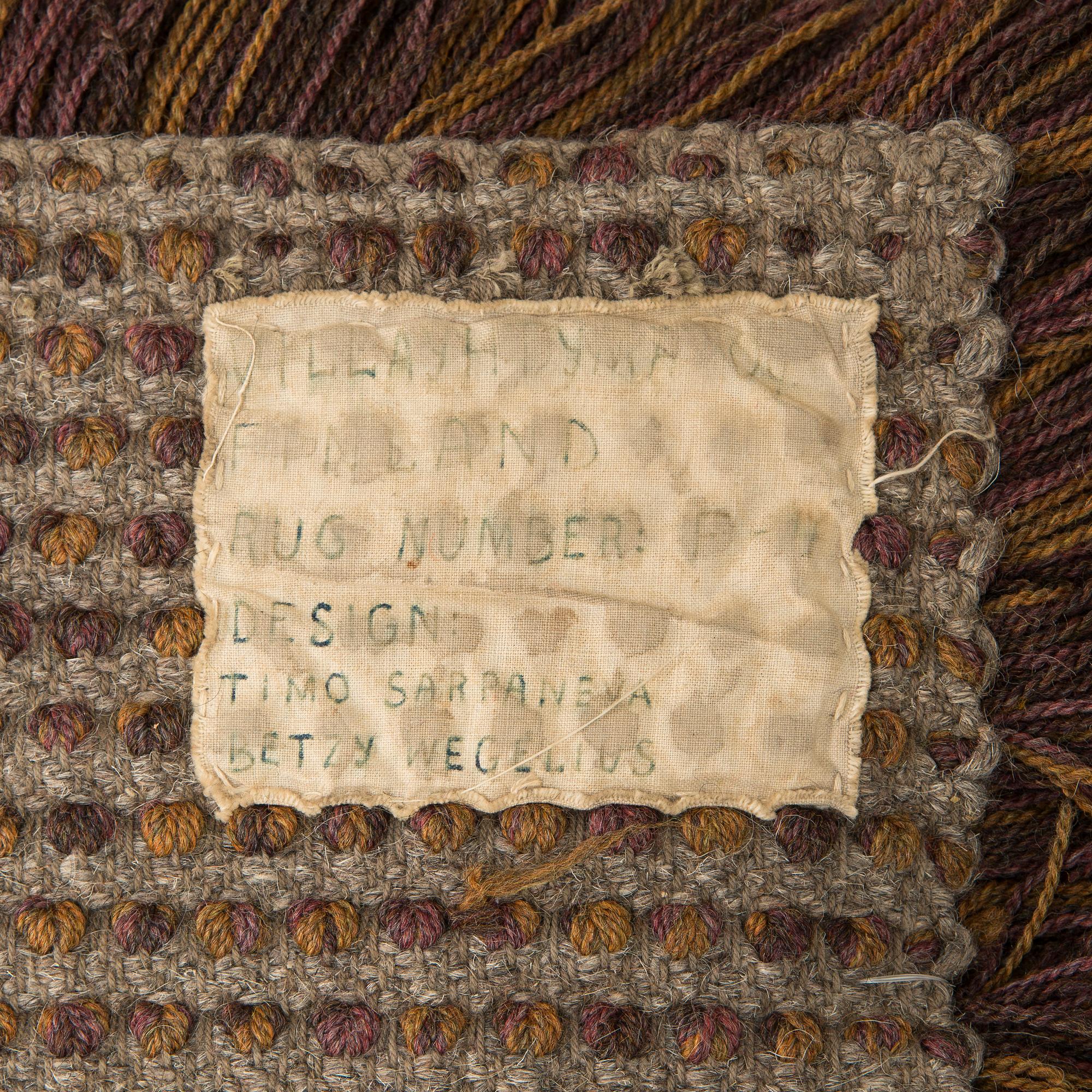 Timo Sarpaneva, An early 1960s Pohjanlahti rug / carpet manufactured by Villayhtymä Oy - Uniwool Ltd. Circa 210 x 210 cm.