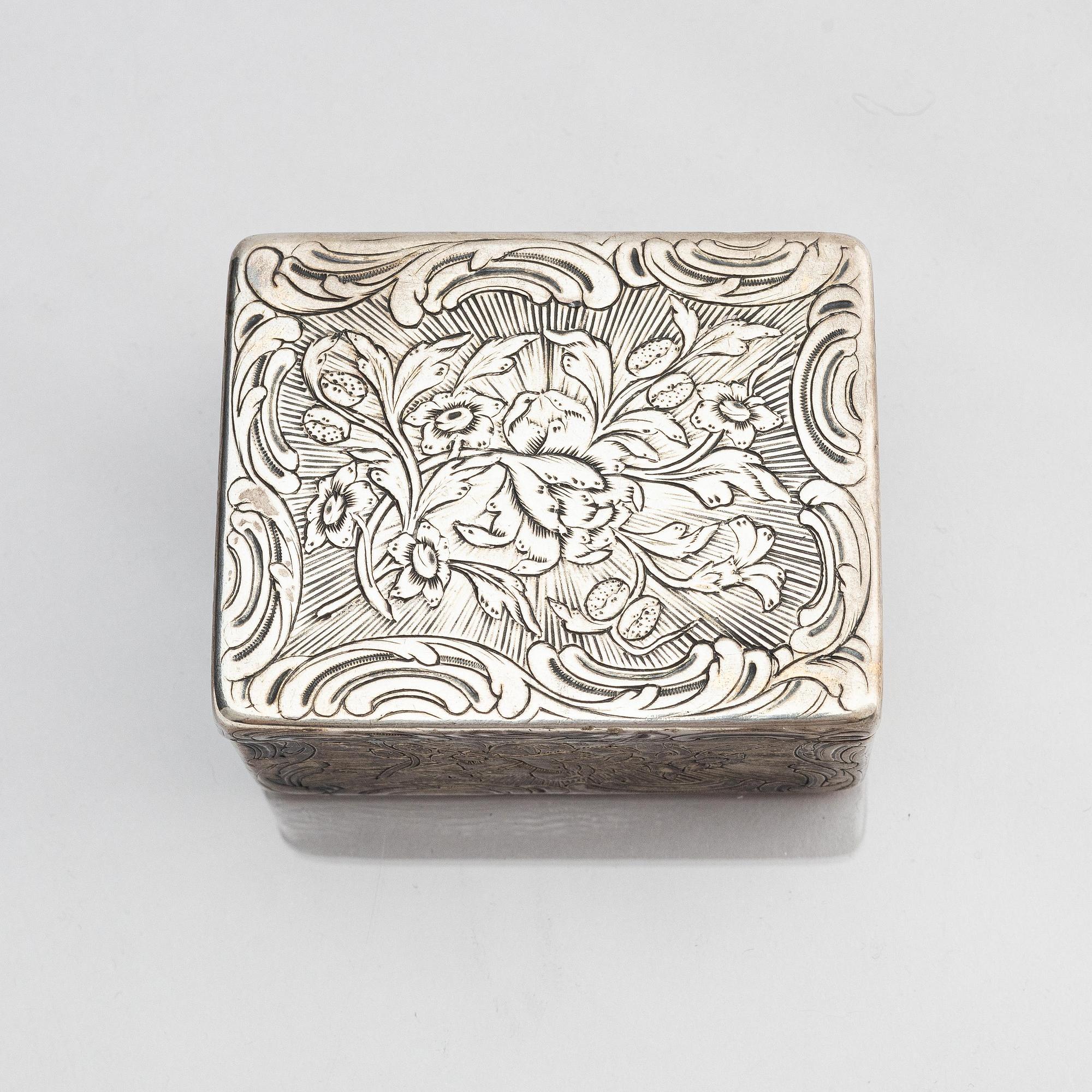 Arvid Floberg, dosa, delvis förgyllt silver, Stockholm 1768. Rokoko.