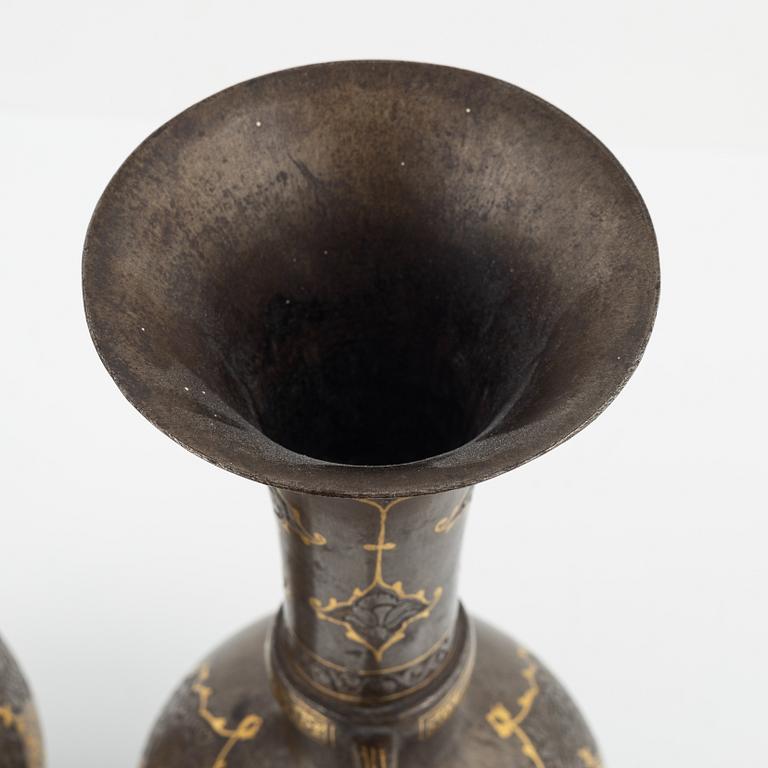 A pair of Persian vases, end of the 19th Century.