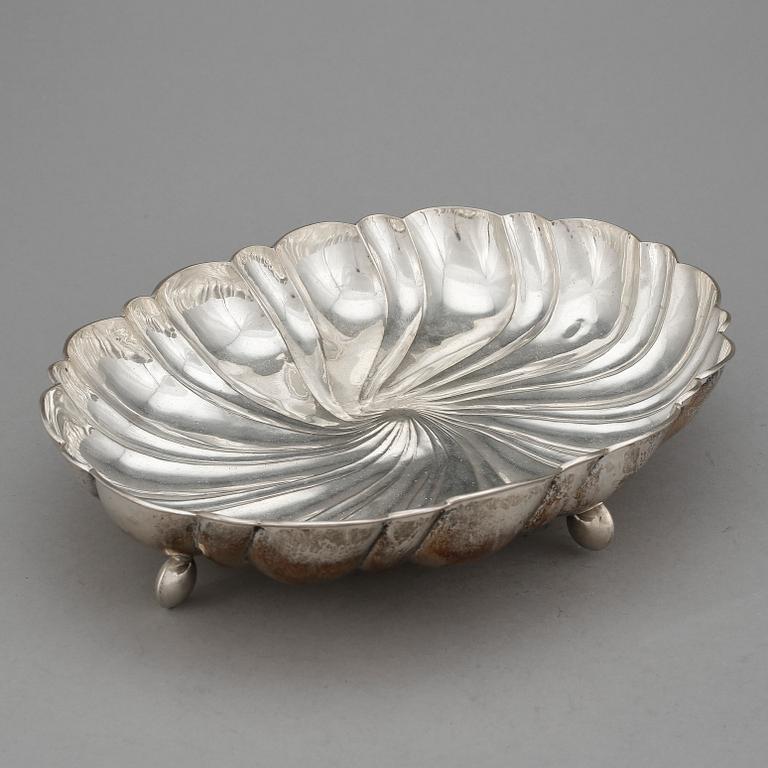 SKÅLFAT, silver, Ungern, 1937-1965. Vikt ca 400 gram.