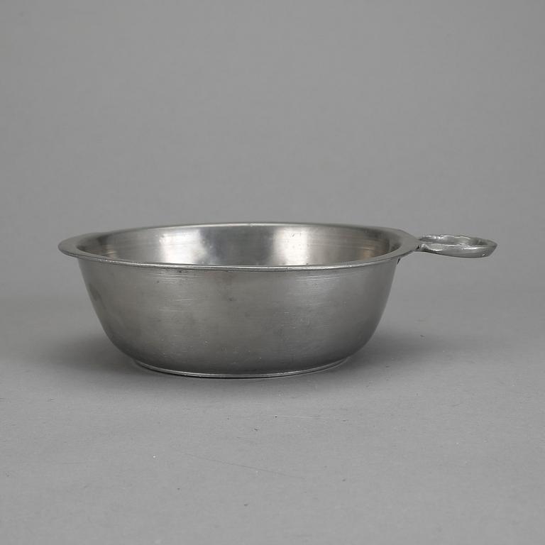KÅSA, tenn, Gustaf Wilhelm Lindberg, Örebro 1824-1857(73).