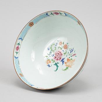 A famille rose punch bowl, Qing dynasty, Qianlong (1736-95).