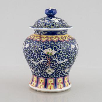 A famille rose vase, Qing dynasty, 19th century, also a jar with cover 20th century.