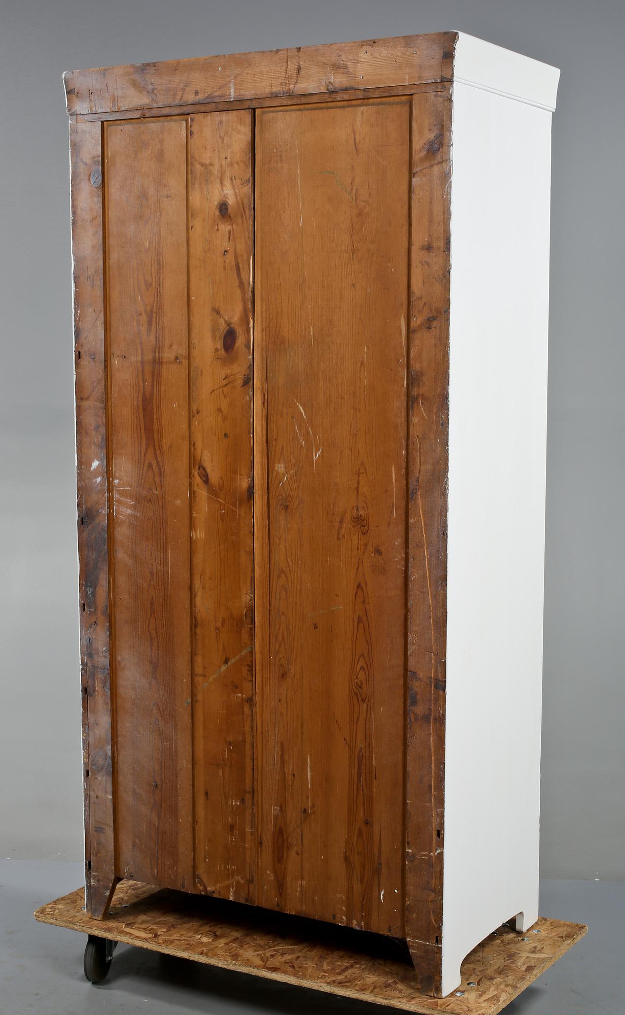 KLÄDSKÅP, jugend, 1900-talets början.