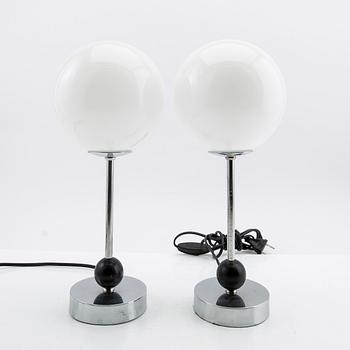 Table lamps, a pair, later part of the 20th century.