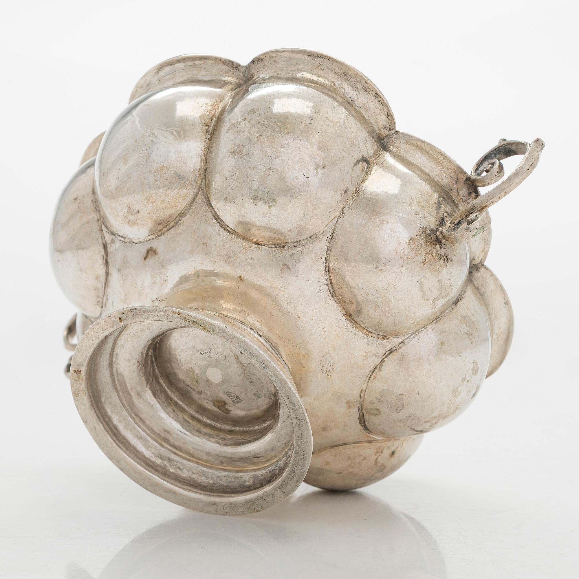 Skål, silver, 1700-tal, oidentifierade stämplar.