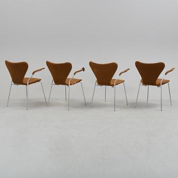ARNE JACOBSEN, karmstolar, 4 st, "Sjuan" för Fritz Hansen, Danmark, 1971.