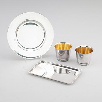 FAT, 2 st samt BÄGARE, 2 st, silver, GAB och Tesi. Vikt ca 332 g.