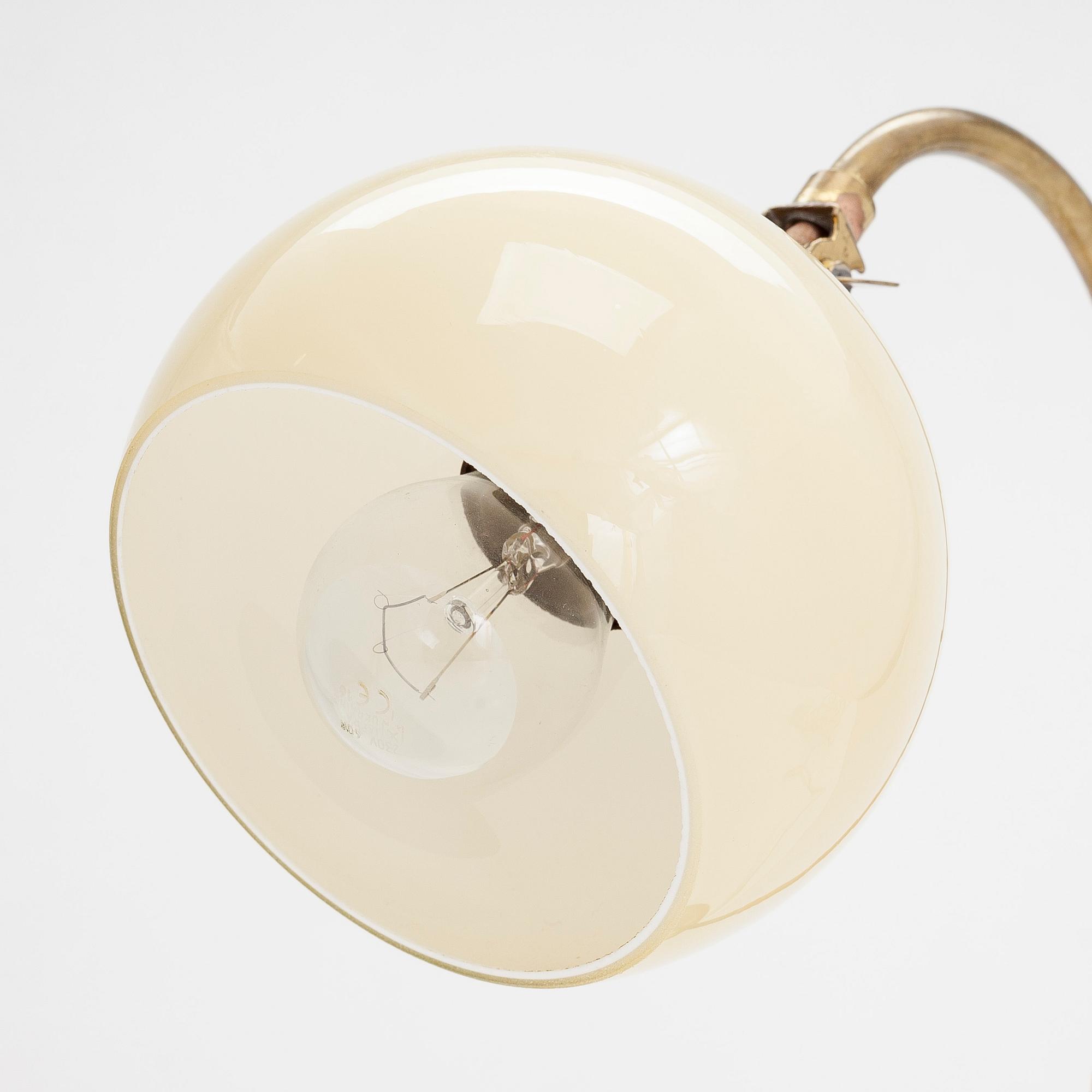 A model 61040 Idman table lamp, mid-20th century.