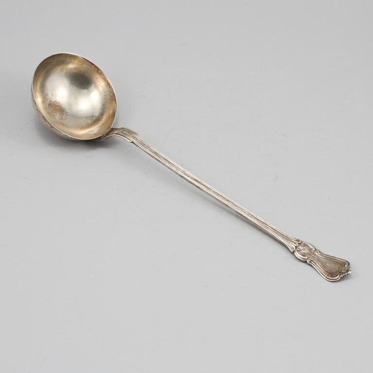 SLEV,silver, nyrokoko, modell "Olga", Anders Hysing (Hüsing), Stockholm, 1863? Vikt 257 g.