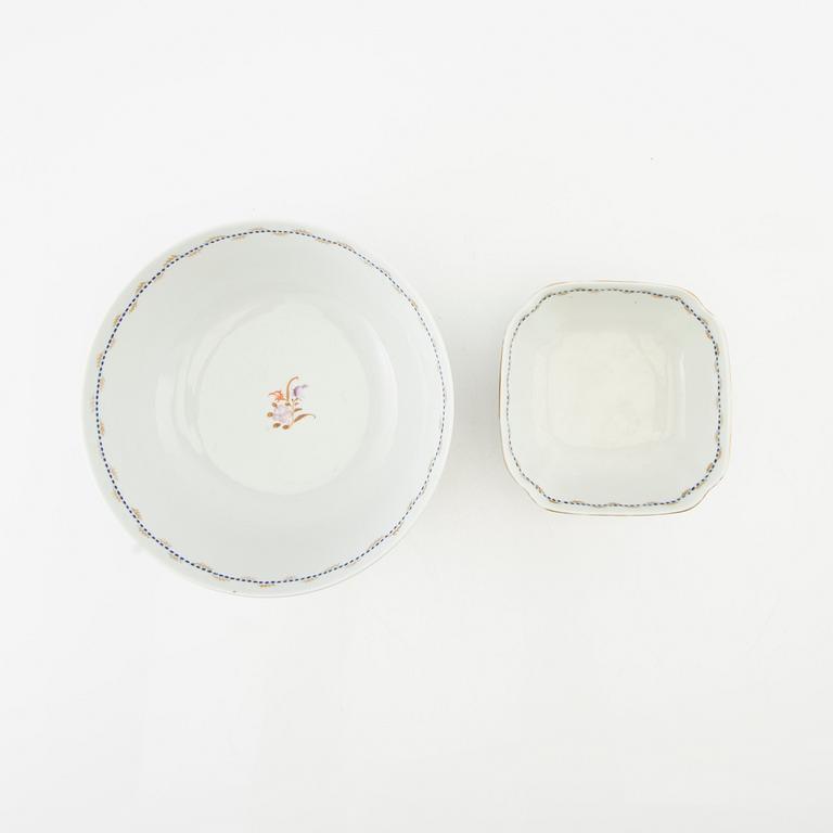 Plates, 2 sets, and bowls, 2 pieces, China/Samson, 18th/19th century porcelain.