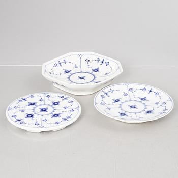 Servisdelar, 13 st, porslin, "Musselmalet", Royal Copenhagen, Danmark.