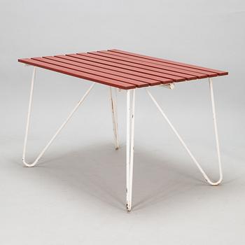 A 1950s garden table for Aug. Louhen Rautasänkytehdas ja Valimo Oy.