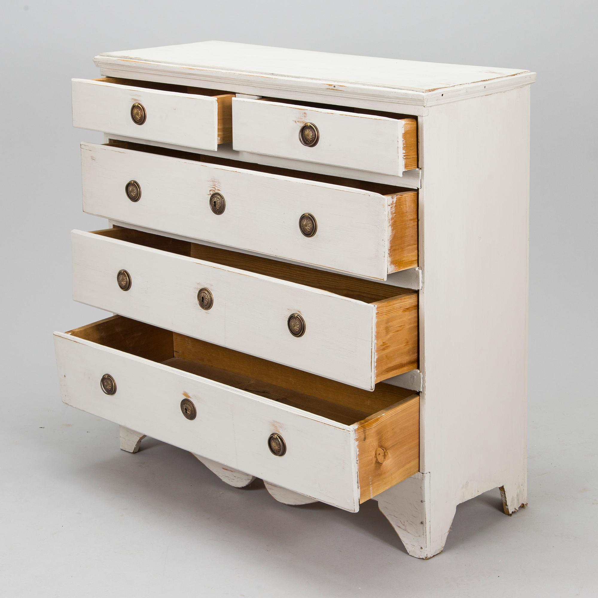 Chest of drawers, 19th century.