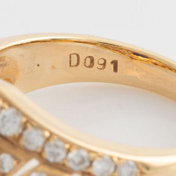Ring with sapphire and brilliant-cut diamonds.