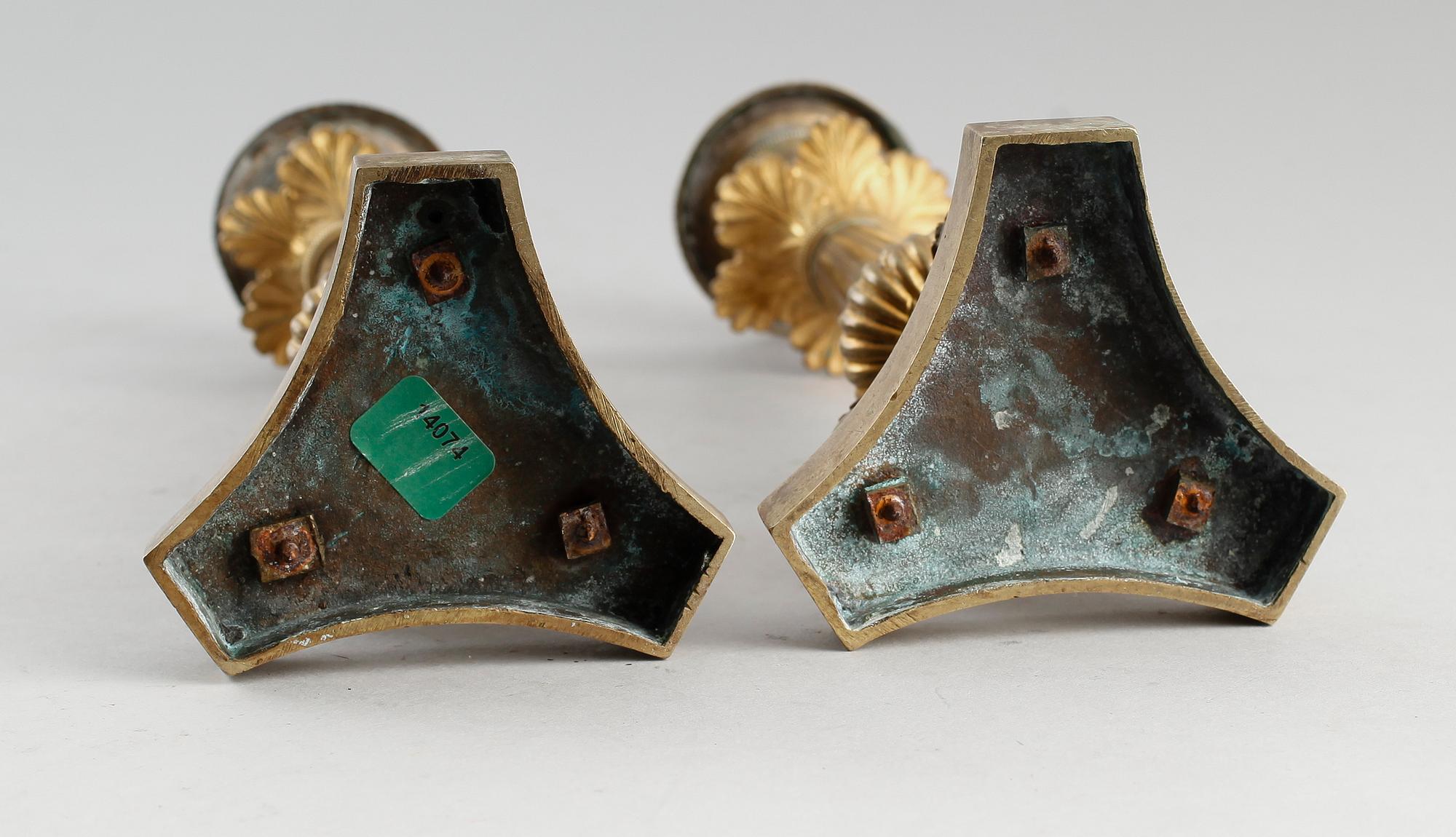 LJUSSTAKAR, 1 par, brons, senempire, 1800-talets första hälft.