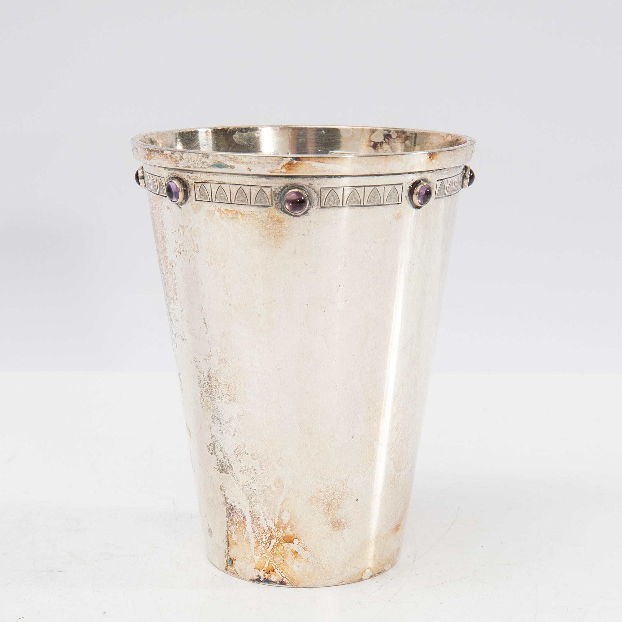 Tage Göthlin, cup with amethysts, silver, Tesi, Gothenburg, 1958.