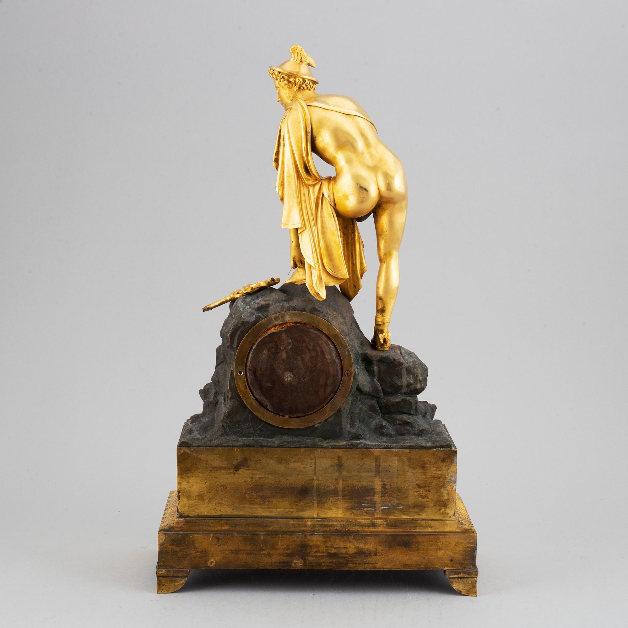 A french Empire pendulum clock, first half of the 19th century.