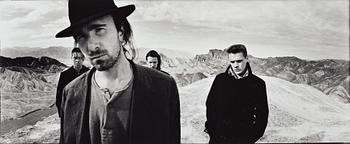 Anton Corbijn, "22:U2", 1982-2003.