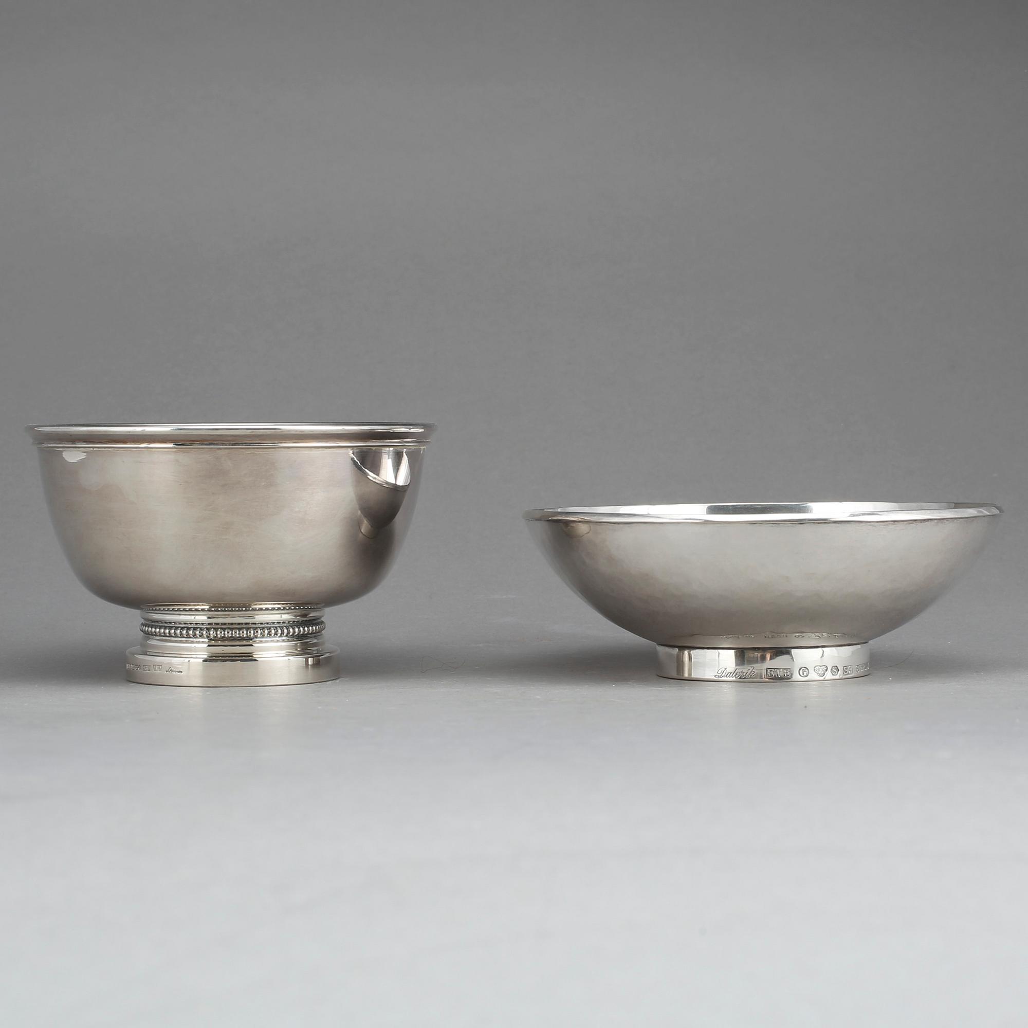 SKÅLAR, 2st, silver respektive sterling, bland annat Eric Löfman, KG Markström, Uppsala, 1985. Vikt ca 565g.
