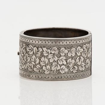 ARMBAND, silver. T & Co, Birmingham.