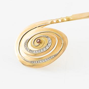 Jan-Christer Lundqvist, collier, stel halsring, 18K guld med briljantslipade diamanter och rubin, Skövde.