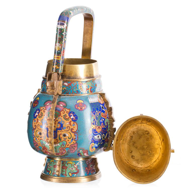 A cloisonné ceremonial ewer with cover, late Qing dynasty/Republic.