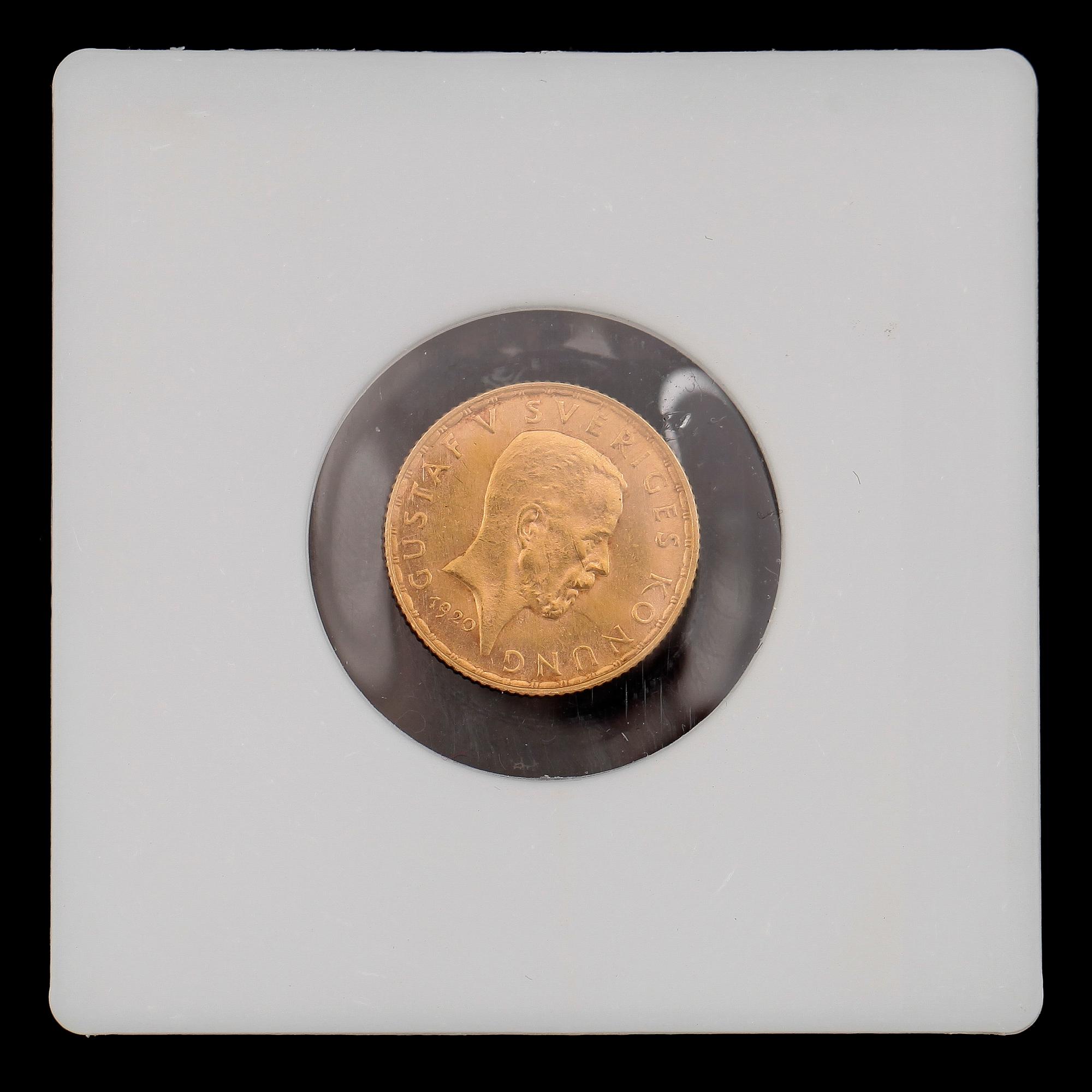 GULDMYNT, fem kronor, Gustaf V, 1920. Vikt ca 2 gram.