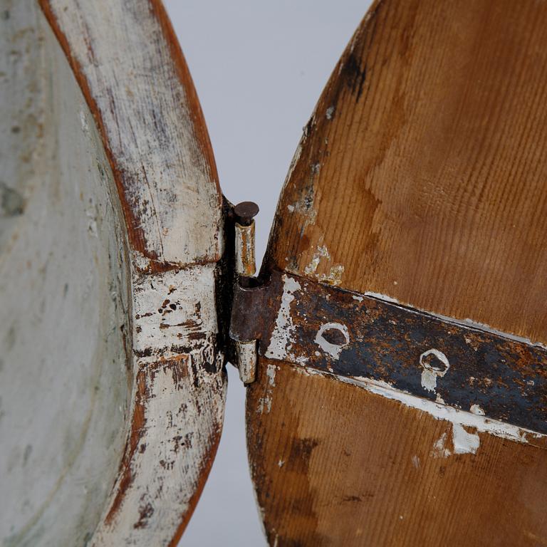 A Swedish painted loncase clock from around the year 1800.