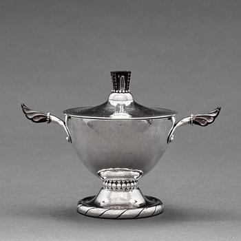 Georg Jensen, a 4 pieces coffee and tea service, Copenhagen 1915-19, 830/1000 silver. Design nr 88.